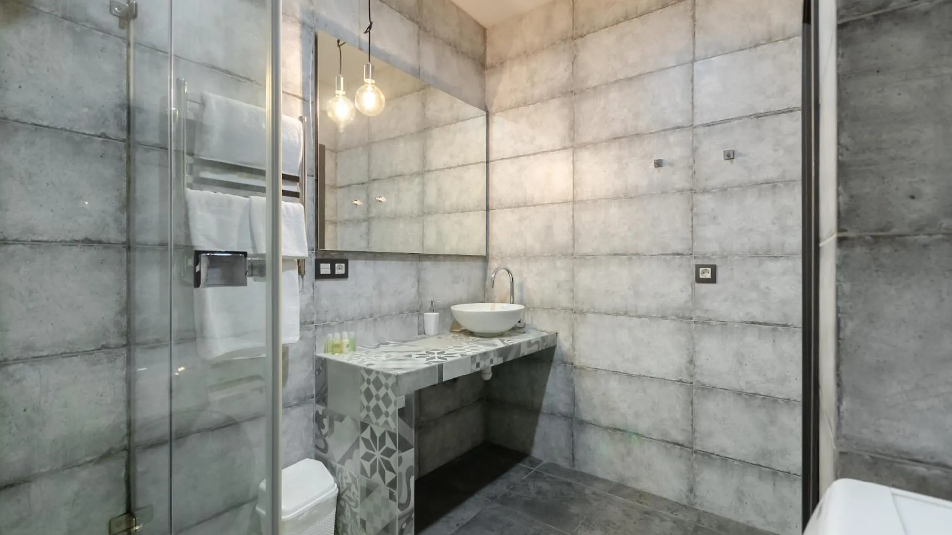 Appartement Petrovdom 90-201 In Rc Kvartet Modern Life In Black And White, 16Г Vasyl Lypkivskyi Street Kiev Ukraine