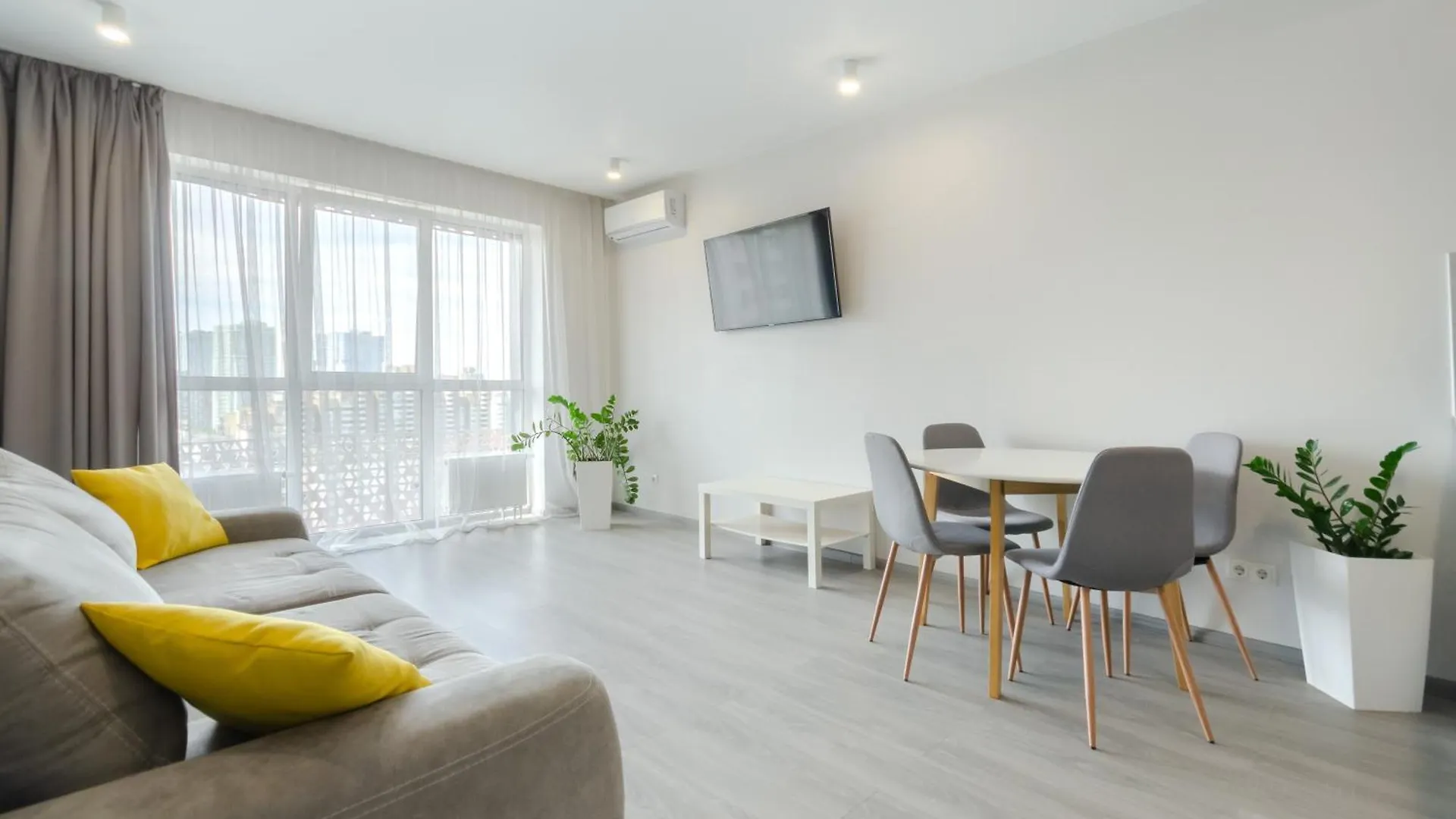 Appartement Petrovdom 90-201 In Rc Kvartet Modern Life In Black And White, 16Г Vasyl Lypkivskyi Street Kiev